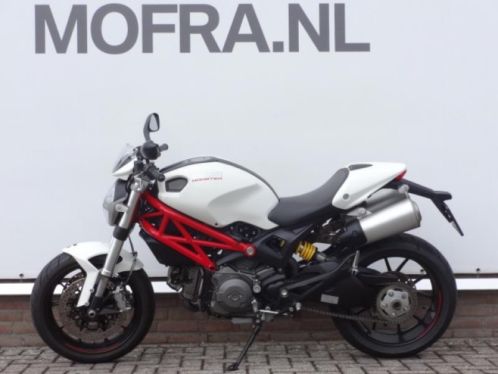DUCATI 796 Monster 