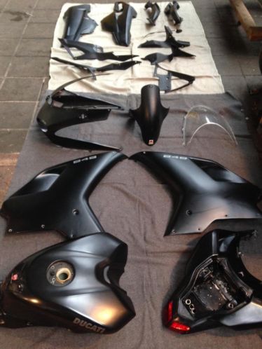Ducati 848 matzwart complete racekuipset bouwjaar 2008-2013