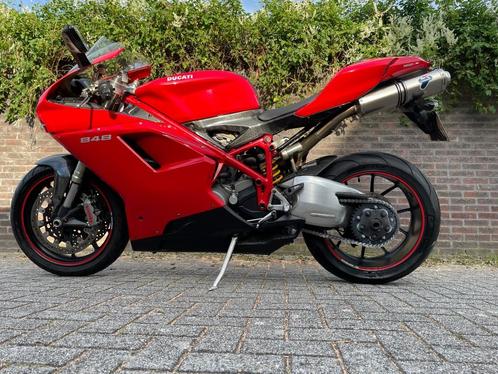 Ducati 848 met veel Carbon en Termignoni full system