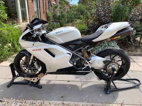 Ducati 848 witte kleurstelling, Akrapovic uitlaatsysteem