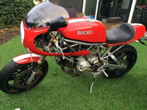 Ducati 900 Cafe Racer 60039s look