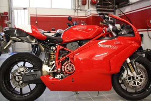 Ducati 999 met lichte schade  4750