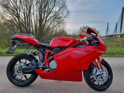 Ducati 999S superbike
