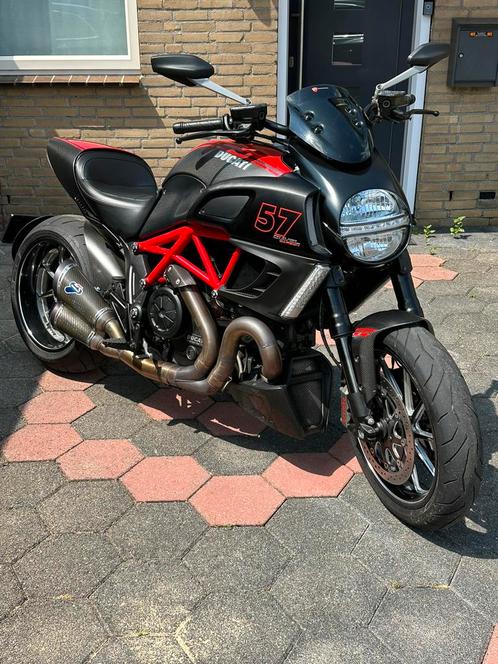 Ducati Diavel 1200cc Carbon Termignoni 2e eigenaar