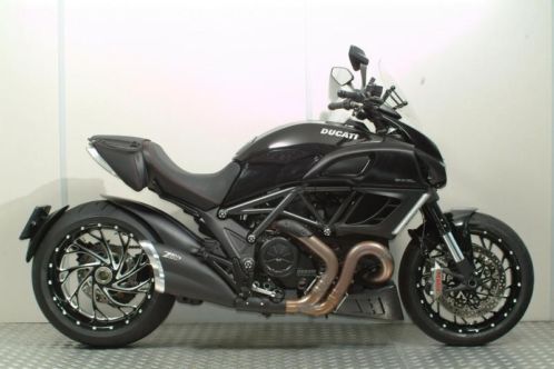 DUCATI DIAVEL (bj 2012)