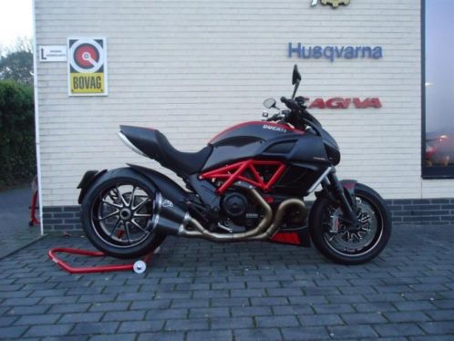 Ducati diavel carbon - 03911 - 32 dkm - in nieuwstaat - bovag