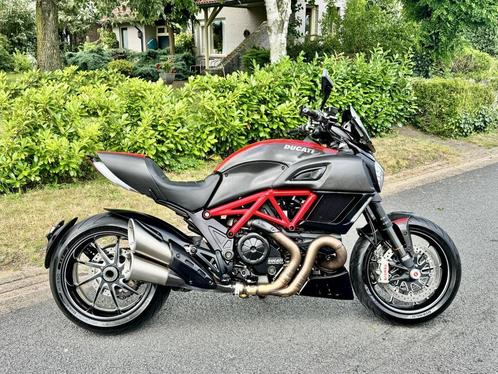 Ducati Diavel Carbon 1200 ABSTCRhlins 2016