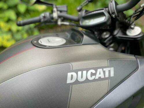 Ducati diavel carbon