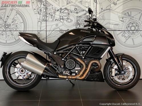 Ducati DIAVEL CARBON (bj 2011)