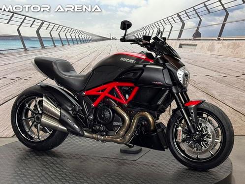 DUCATI DIAVEL CARBON (bj 2014) ZEER NETTE STAAT