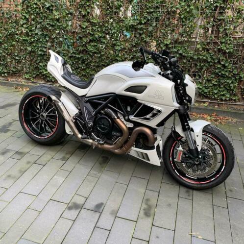 Ducati Diavel Carbon Custom LLC
