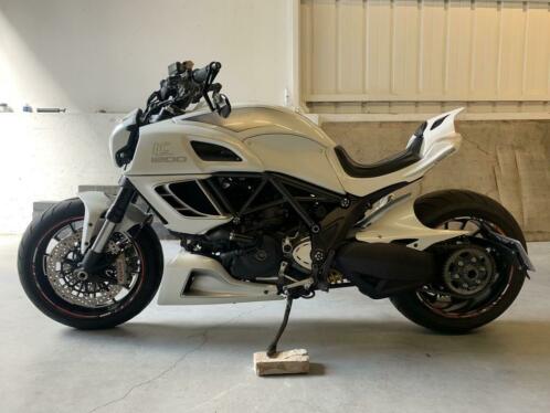 Ducati Diavel Carbon Custom LLC Design