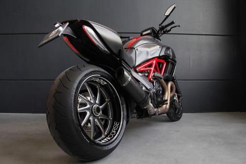 Ducati Diavel Carbon Special  Navigatie  Performance parts
