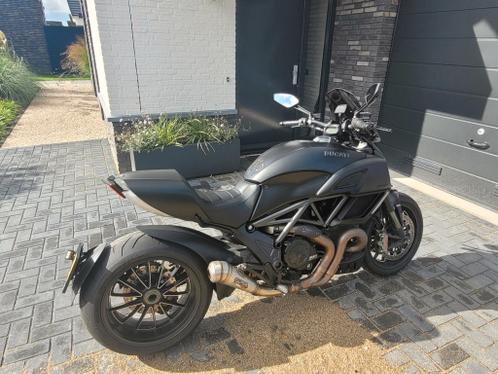 Ducati Diavel Dark (Black-edition)