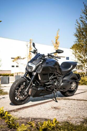 Ducati Diavel Dark stealth met quickshifter 1200 cc