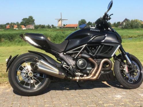 Ducati DIAVEL slechts 15000 km