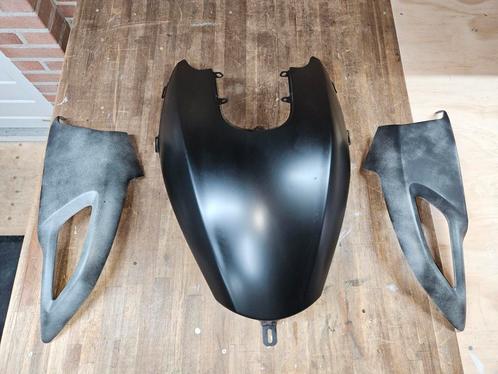 Ducati diavel tankcover en zijkappen.