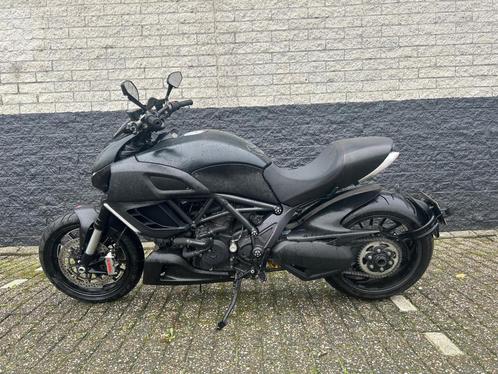 Ducati Diavel Werkes USA Exhaust Dealer Onderhouden