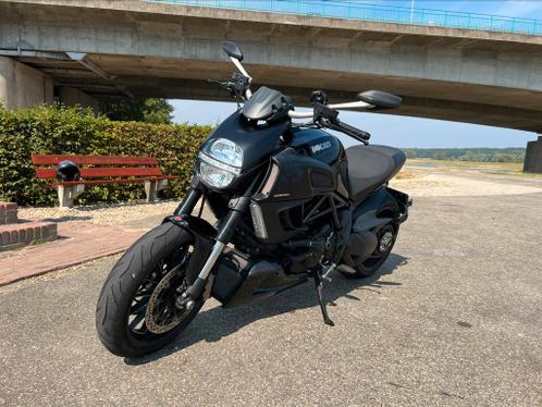 Ducati Diavel zeer mooi 17500 km, ABS, Keyless