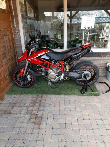 Ducati hypermotard 1100