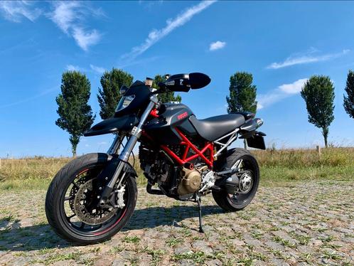 Ducati hypermotard 1100