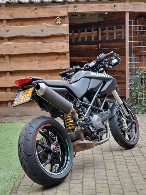 Ducati Hypermotard 796 - full carbon