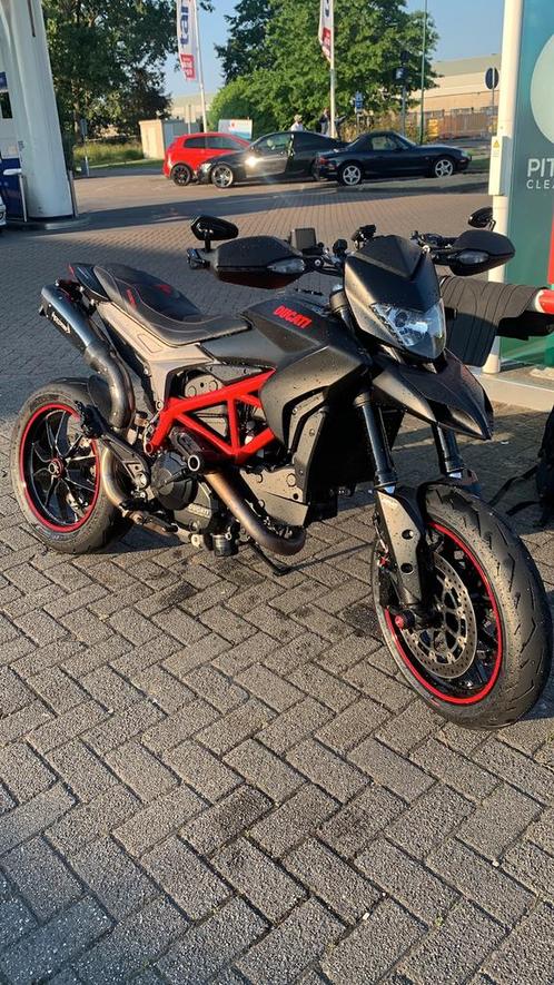 Ducati Hypermotard 821