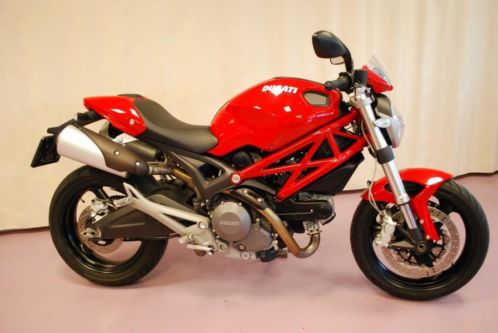 Ducati m 696 