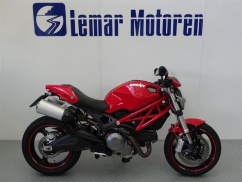 DUCATI M 696 2x M696 Monster rood en matzwart  35kw A2 rijb