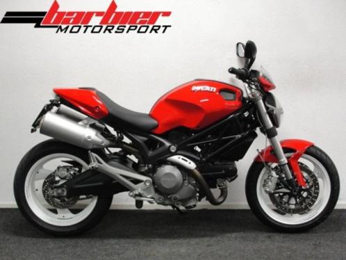 DUCATI M 696 Bijzonder mooie Ducati 696 Monster