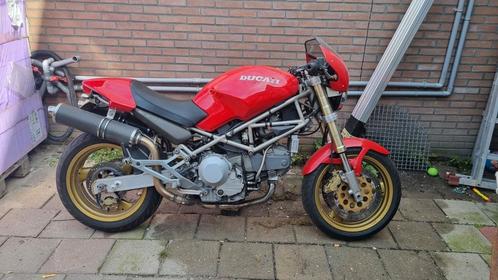 Ducati M900 monster