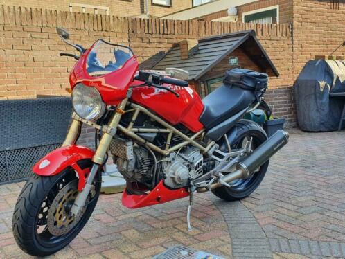 Ducati M900 Monster