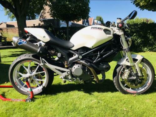 Ducati Monster 1100 2009 17500 km