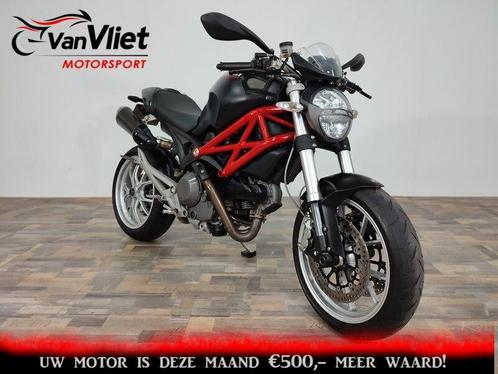 Ducati Monster 1100 Mat zwart, zie fotox27s. (bj 2009)