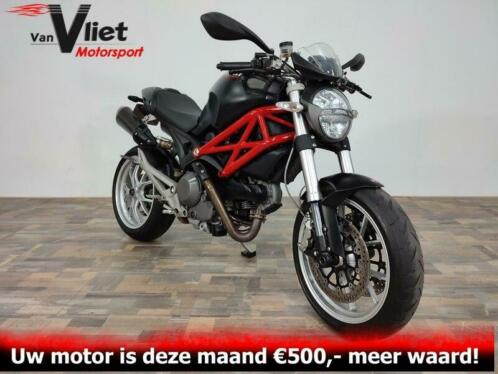 Ducati Monster 1100 Mat zwart, zie fotox27s. (bj 2009)