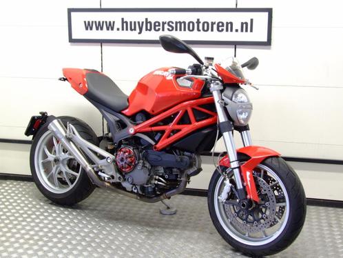   Ducati Monster 1100 Naked 2009