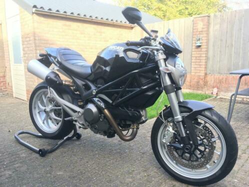 Ducati Monster 1100, zwart, bj 03909, 10.800 km