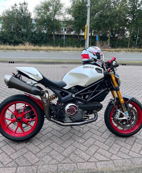 Ducati monster 1100S te koop