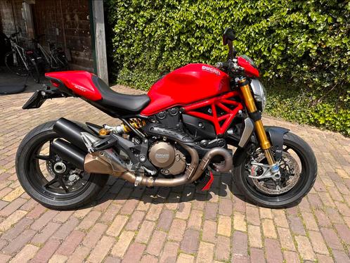 Ducati Monster 1200S