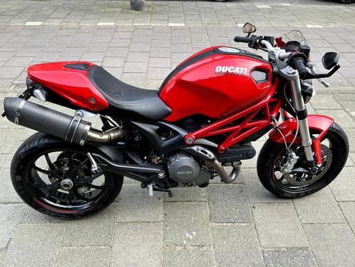 Ducati Monster 2011