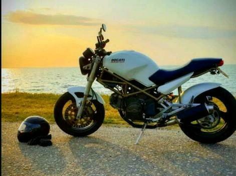 Ducati Monster 600.