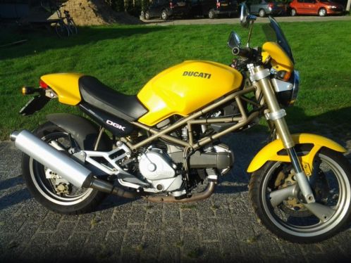 Ducati Monster 600 geel bouwjaar 1998