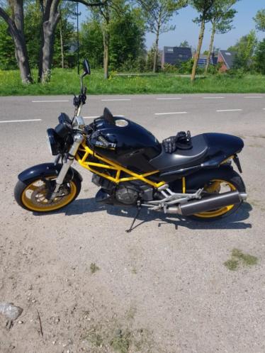 Ducati monster 600 jaar 2000 cnc racing uitgevoerd