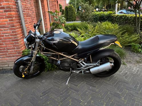 Ducati Monster 600 mat zwart
