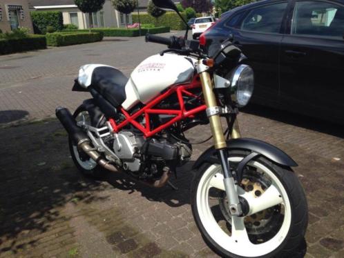 Ducati Monster 600 wit rood M600 