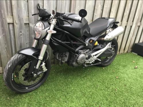 Ducati Monster 696