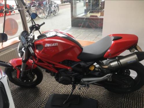 Ducati Monster 696 (14.400km) originele boekjes en sleutels-