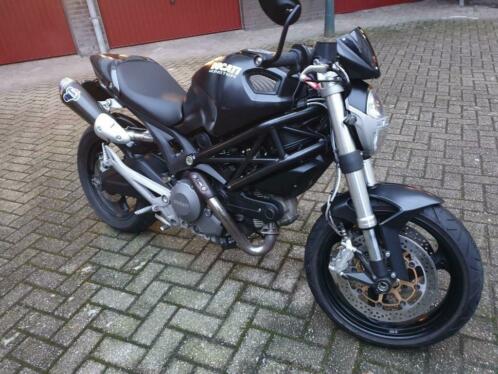 Ducati Monster 696 ABS