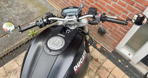 Ducati Monster 696 ABS