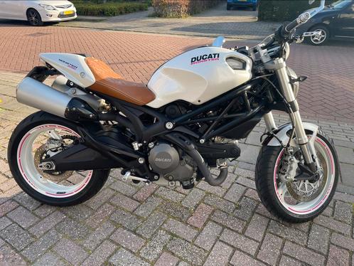 Ducati Monster 696 ABS